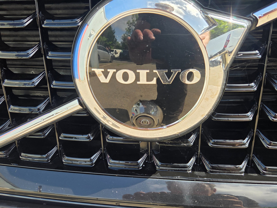 2023 Volvo XC60 2L Petrol Plug-in Hybrid For Sale Images