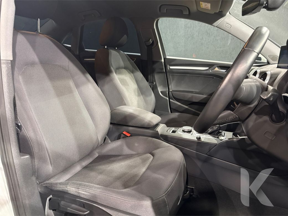 Audi A3 1.4 AUTOMATIC SALOON - FACTORY ALLOYS - CRUISE CONTOL - REAR CAMERA — thumbnail 14