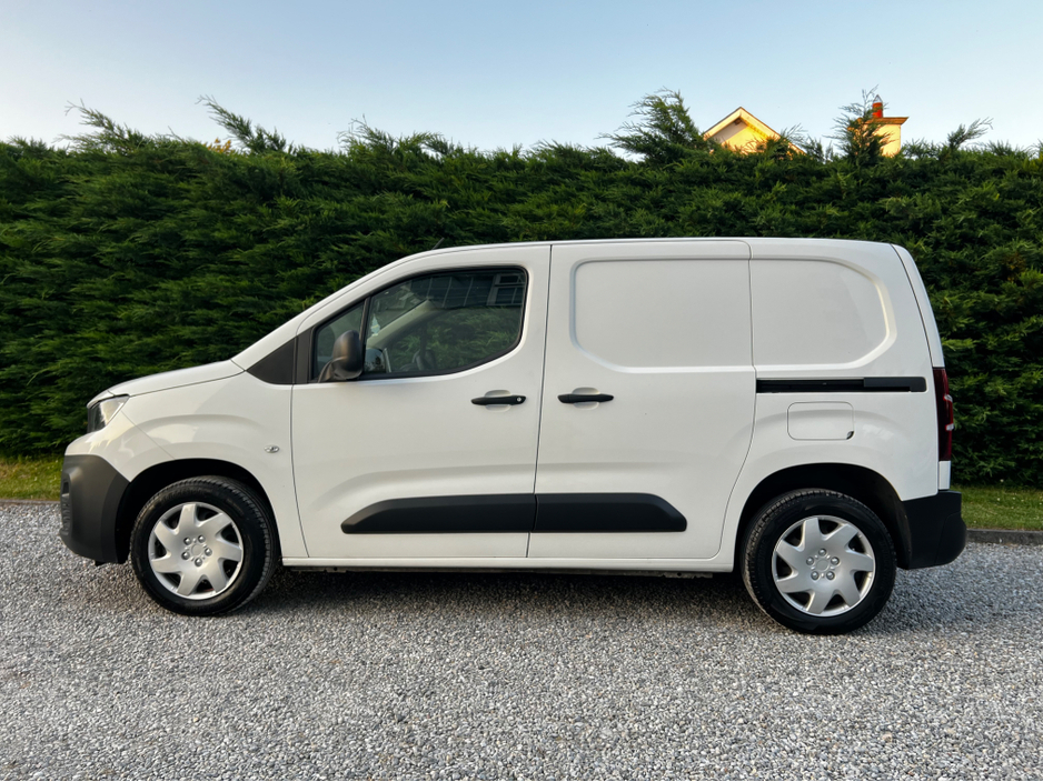 2022 Peugeot Partner 1.5L Diesel For Sale Images