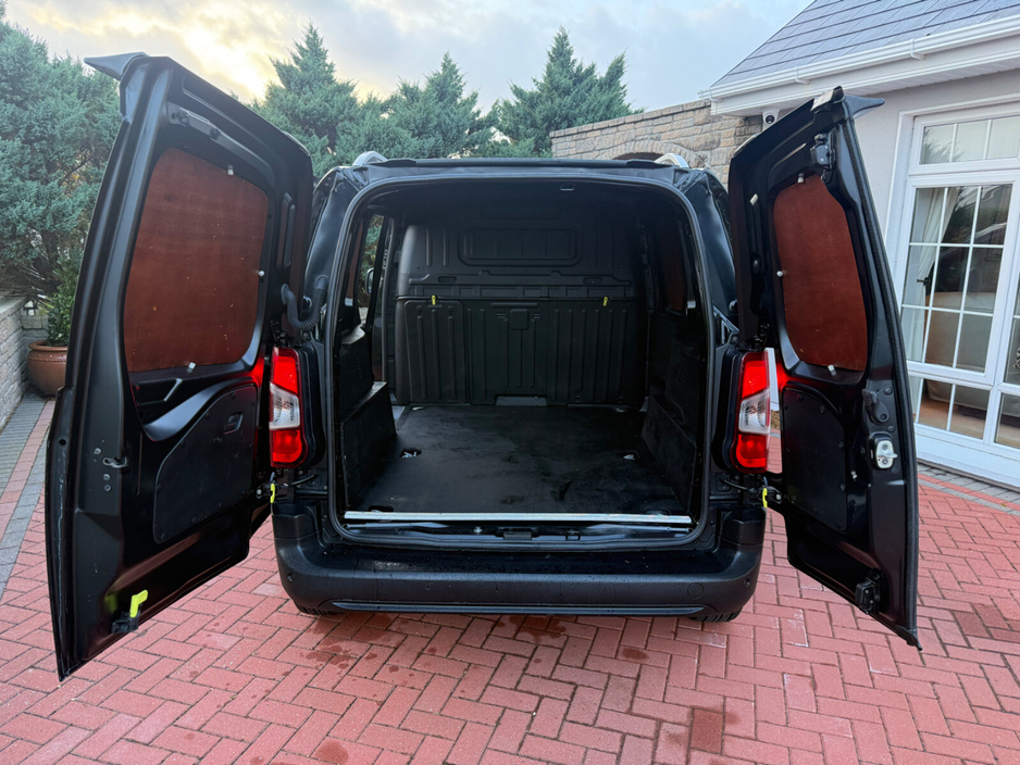 2022 Peugeot Partner 1.5L Diesel For Sale Images