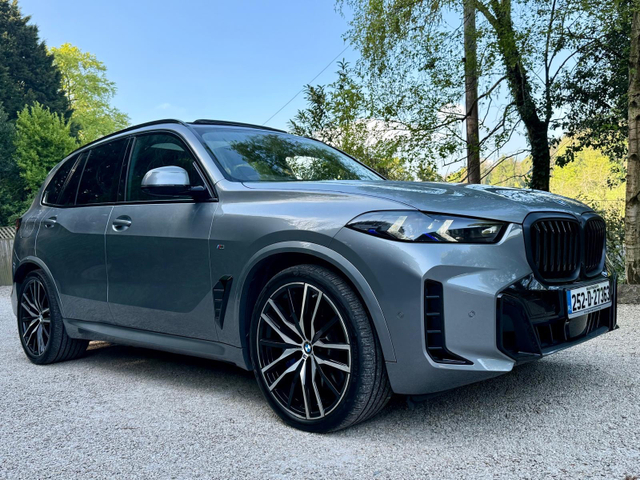 2025 BMW X5 50E M SPORT PRO *Tech Pack..Comfort Pack..Panoramic Sunroof..252*