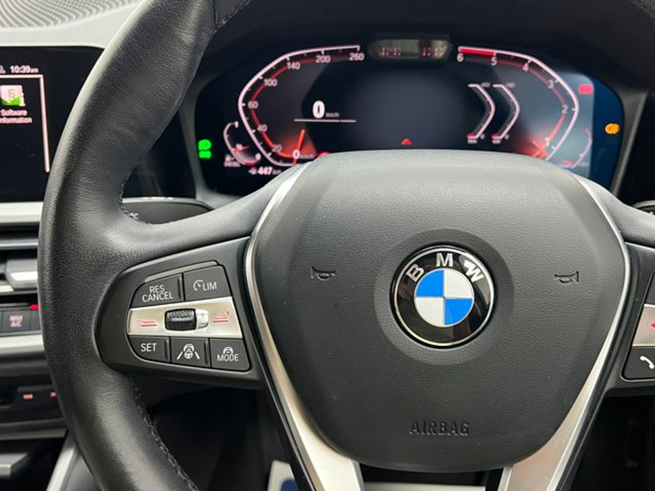 BMW 3 Series 320d xDrive 4WD — thumbnail 39