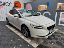 Volvo V40 2017 VOLVO V40 D4 MOMENTUM 2.0 AUTOMATIC / CRUISE CONTROL / PARKING CAMERA / ELECTRIC MEMORY & HEATED SEATS / PADDLE SHIFTERS AND MORE