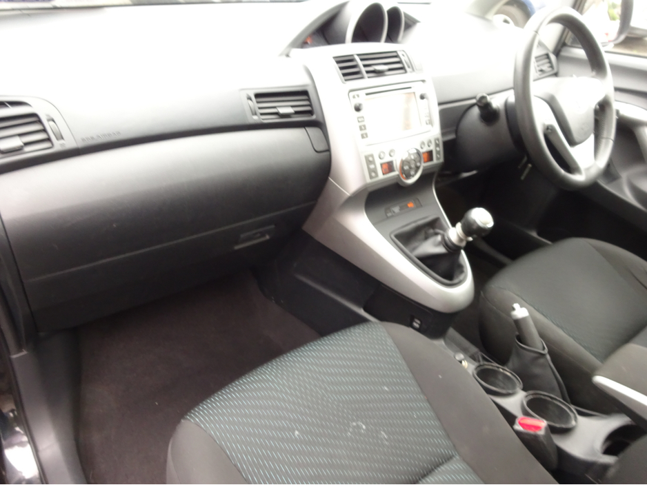 2013 Toyota Verso 2.0L Diesel For Sale Images