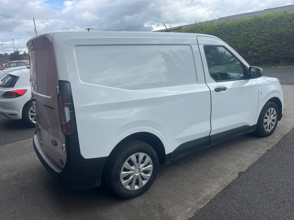 2025 Ford Courier 1.5L Diesel For Sale Images