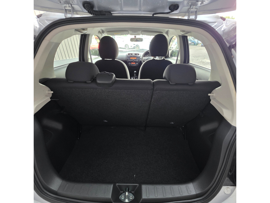 Mitsubishi Mirage — thumbnail 16