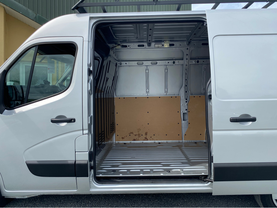 2021 Nissan NV400 2.3L Diesel For Sale Images