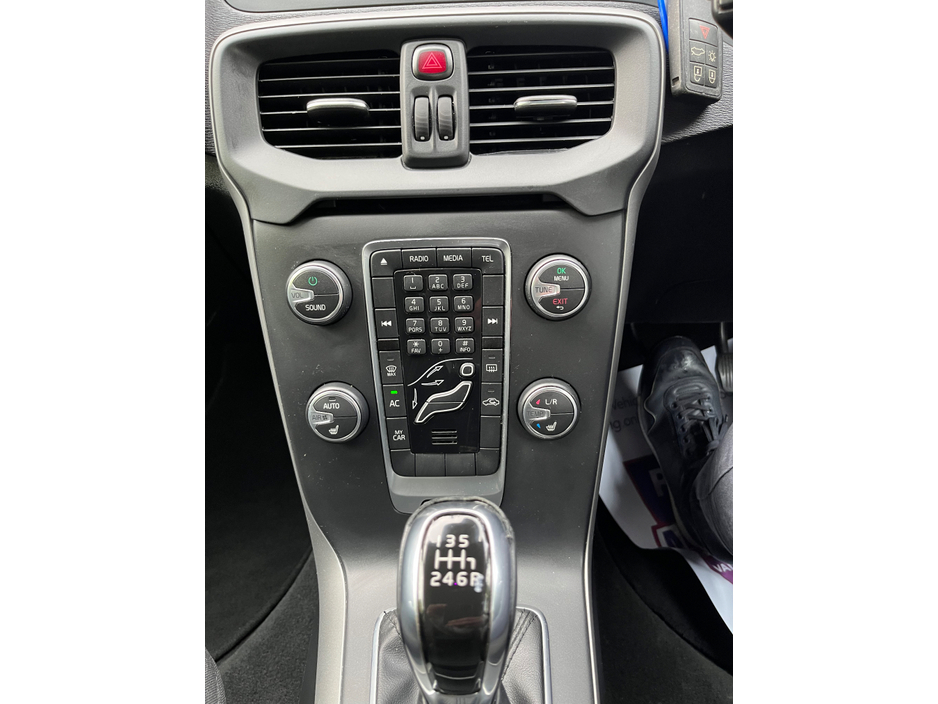 2016 Volvo V40 2L Petrol For Sale Images