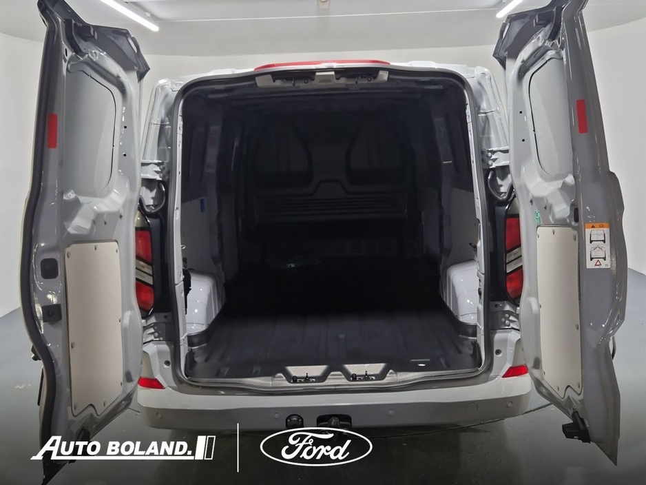 2026 Ford Transit Custom 2.5L Petrol Plug-in Hybrid For Sale Images