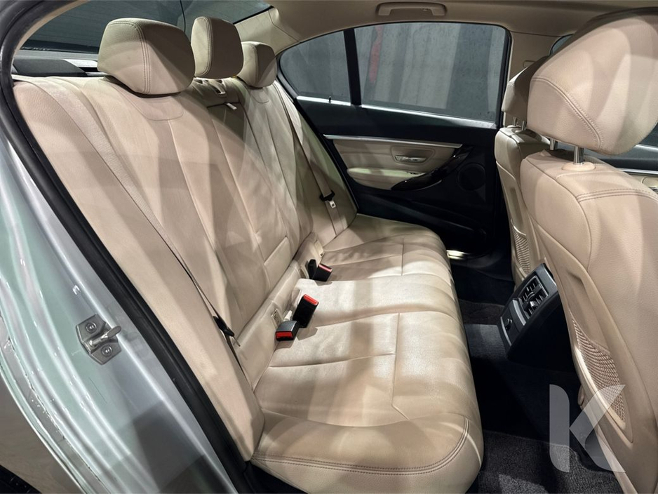 BMW 3 Series 2.0 HYBRID AUTOMATIC - E LUXURY PERFORMANCE - CREAM BEIGE LEATHER - FACTORY ALLOYS - REVERSE CAMERA/PARKING RADAR — thumbnail 16