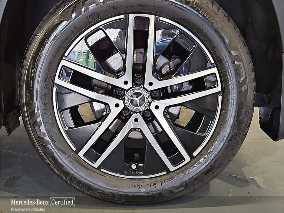 Mercedes-Benz GLA Class 180D Progressive - Manufaktur Red — thumbnail 5