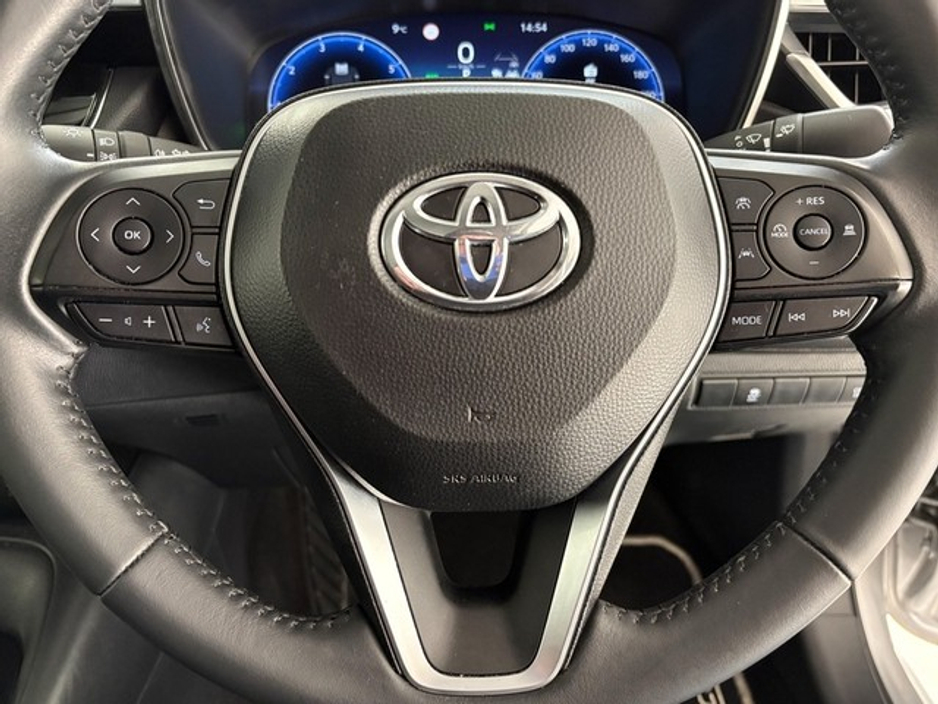 Toyota Corolla Luna Hybrid Saloon — thumbnail 15