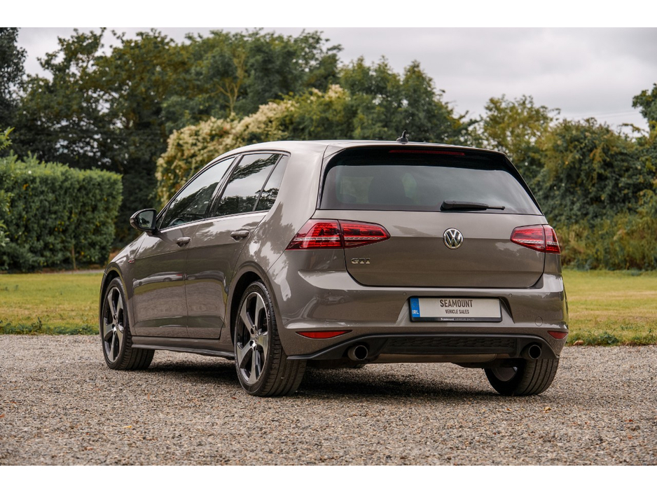 2017 Volkswagen Golf 2L Petrol For Sale Images