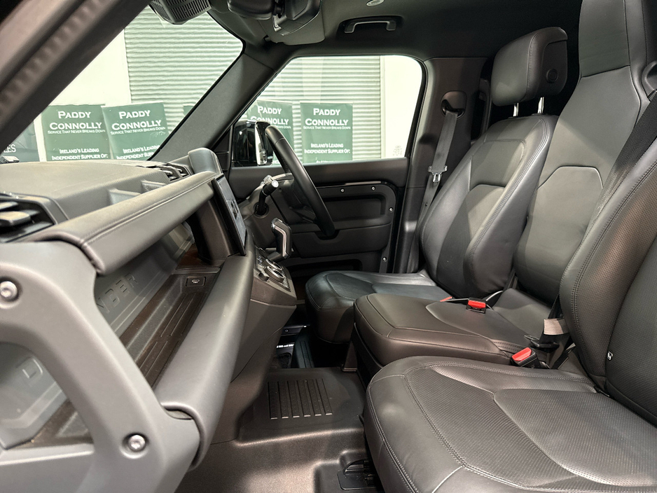 2025 Land Rover Defender 3L Diesel For Sale Images