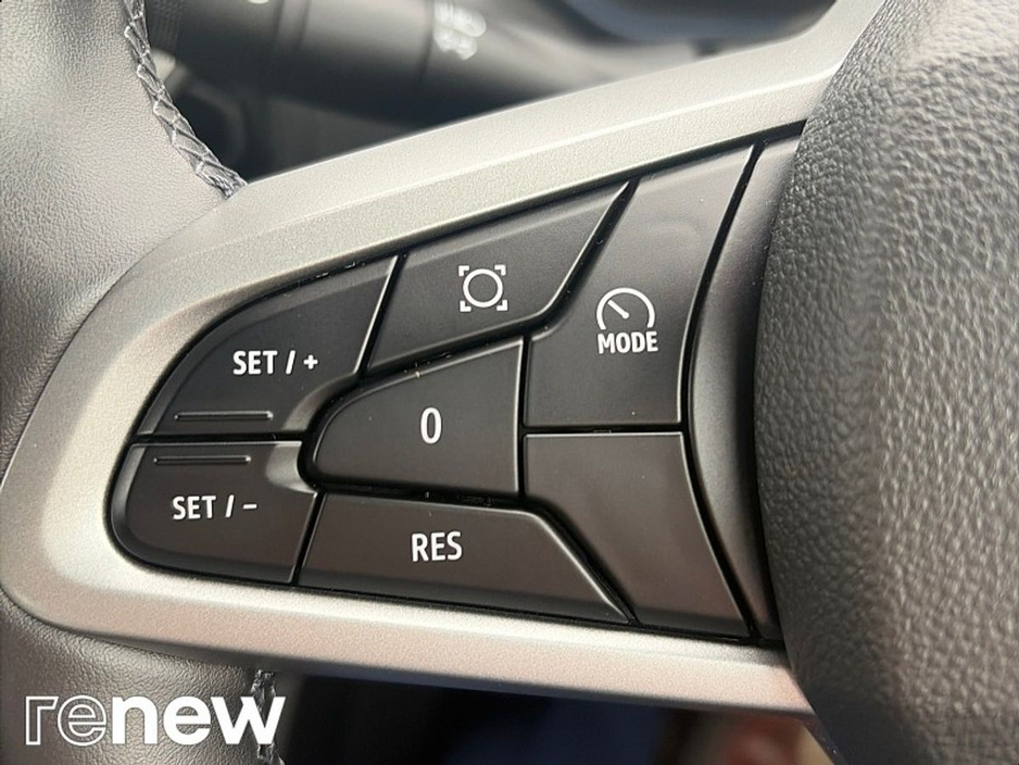 Dacia Duster HEV EXPRESSION 1.6 140 BHP AUTO 5DR *ONLY 6,089 KMS - PRISTINE CAR & NOW READY FOR COLLECTION* — thumbnail 15
