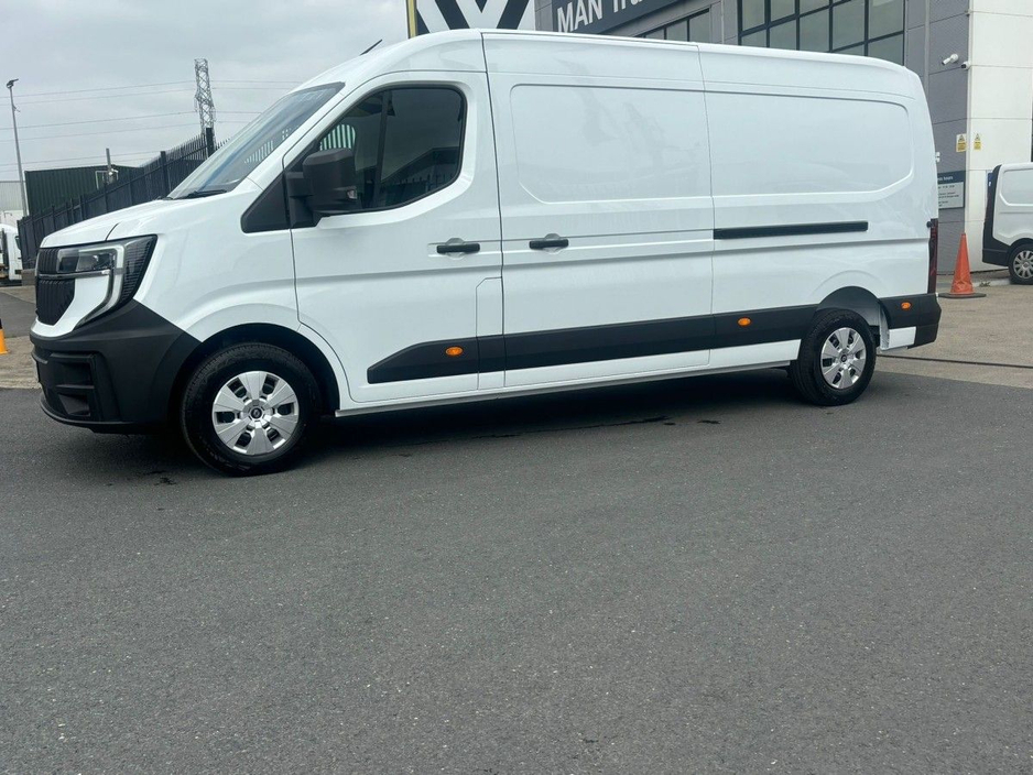 2025 Renault Master 2L Diesel For Sale Images
