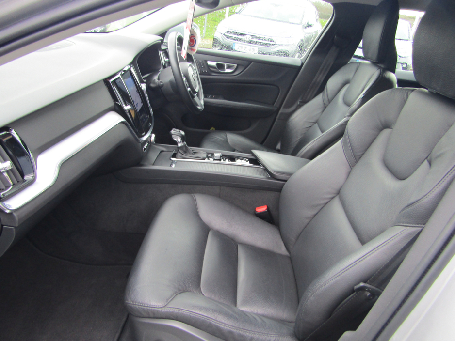 2020 Volvo V60 2L Diesel For Sale Images