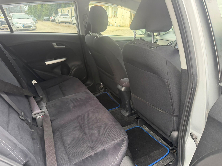 Honda Insight 1.4 i-VTEC Hybrid SE — thumbnail 17