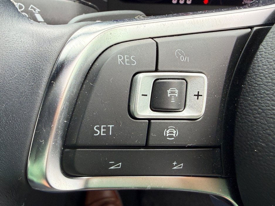 2021 Volkswagen T-Roc 2L Diesel For Sale Images