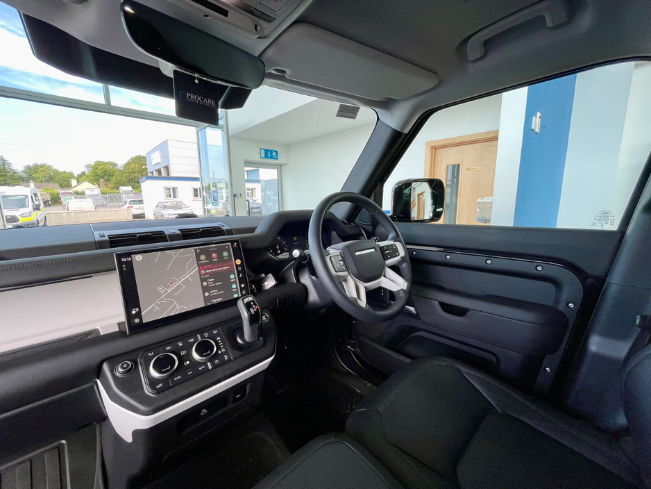 2025 Land Rover Defender 3L Diesel For Sale Images