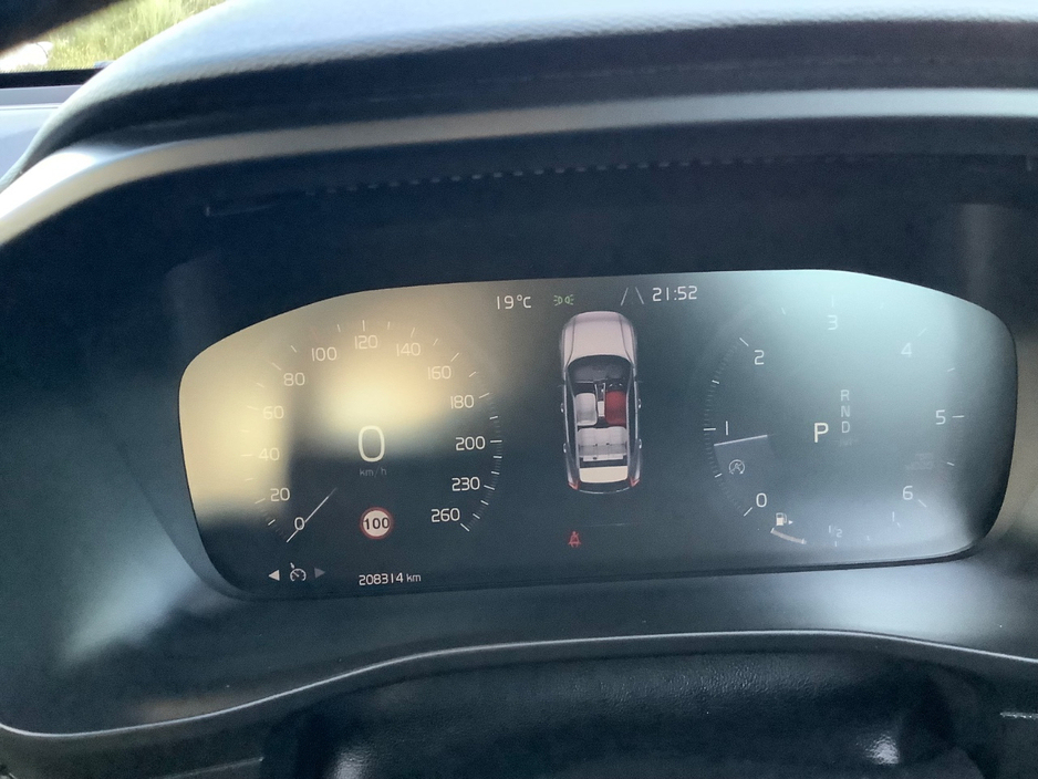 2018 Volvo XC40 2L Diesel For Sale Images