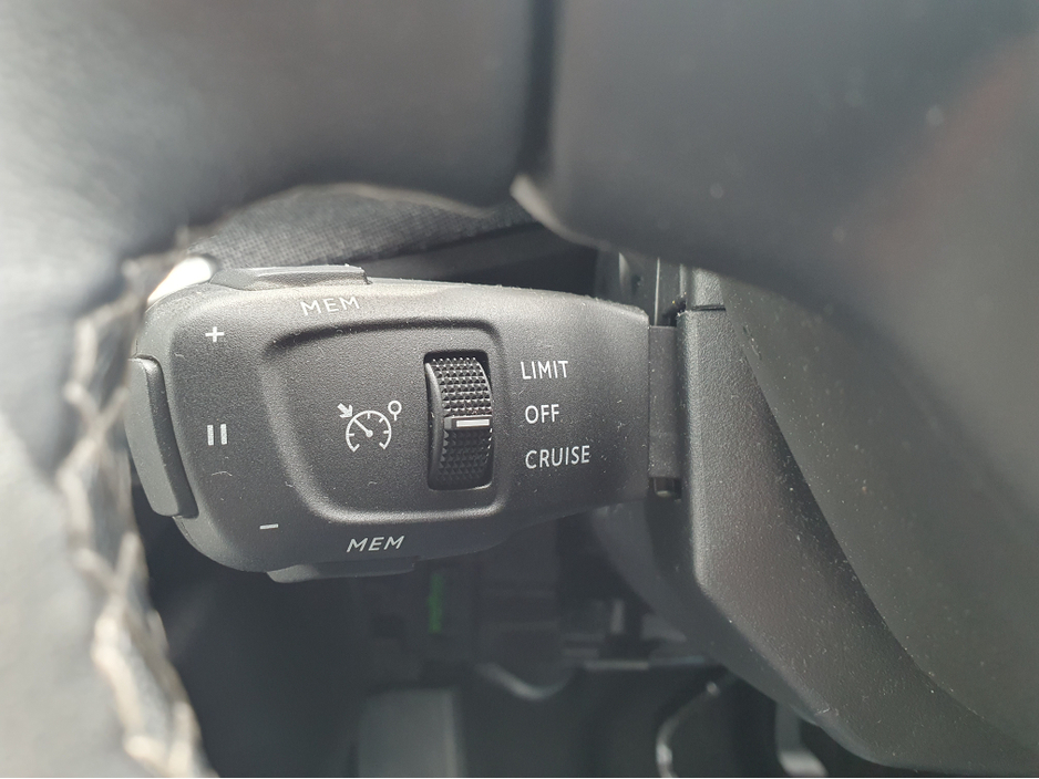 2022 Peugeot 3008 1.6L Petrol Plug-in Hybrid For Sale Images