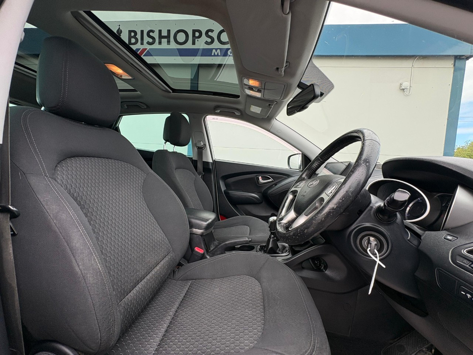 2012 Hyundai ix35 1.7L Diesel For Sale Images