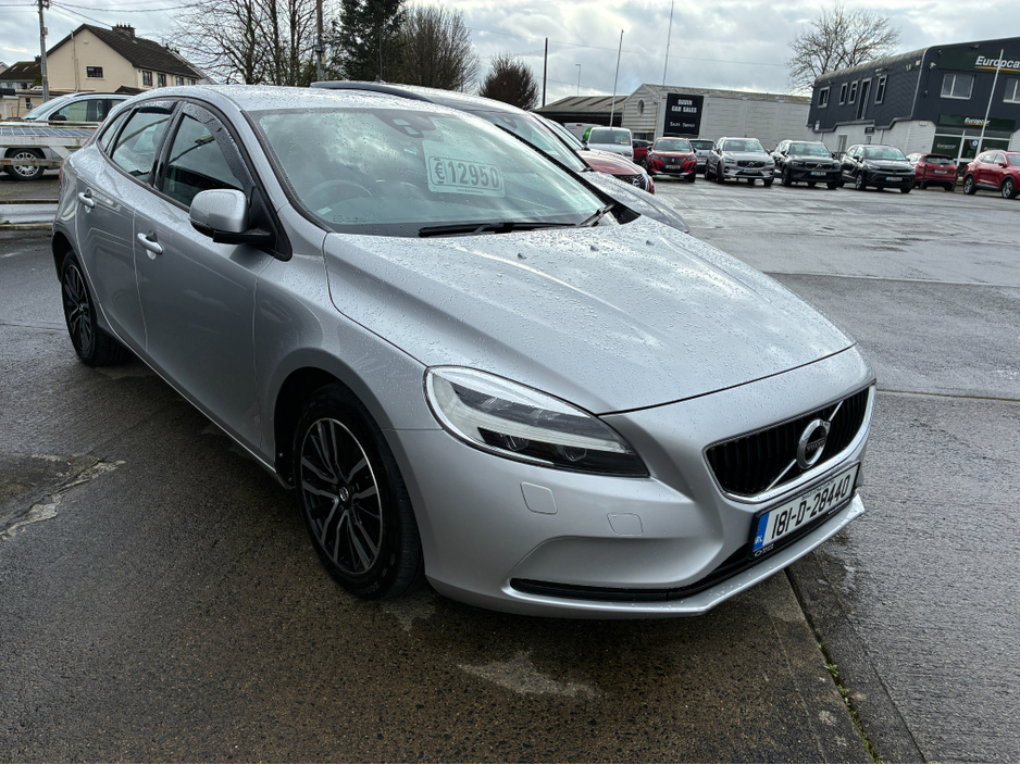 2018 Volvo V40 2L Diesel For Sale Images
