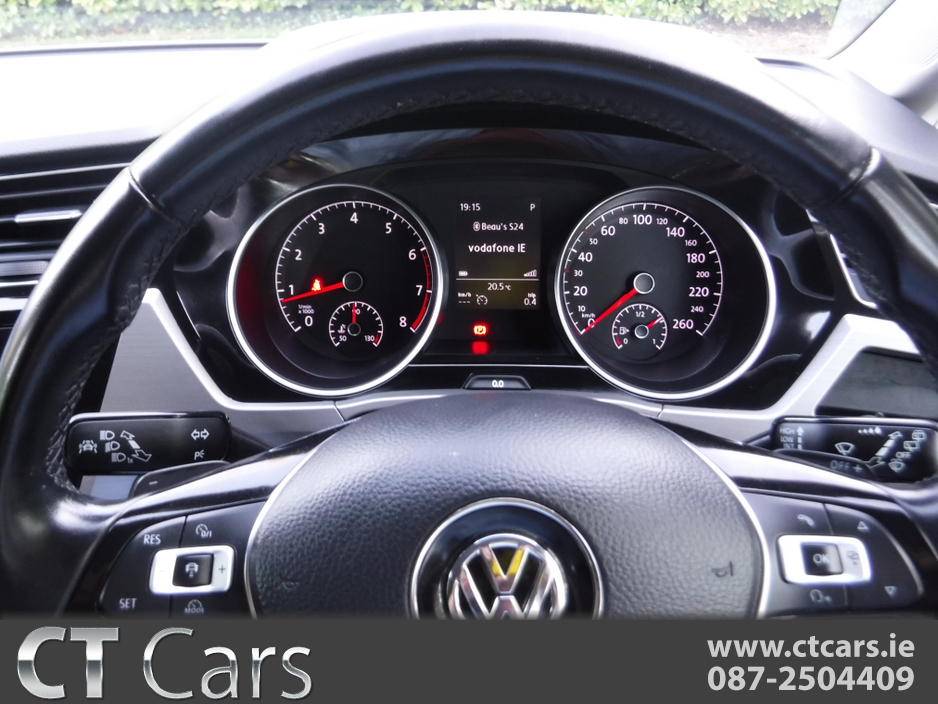 2018 Volkswagen Touran 1.4L Petrol For Sale Images