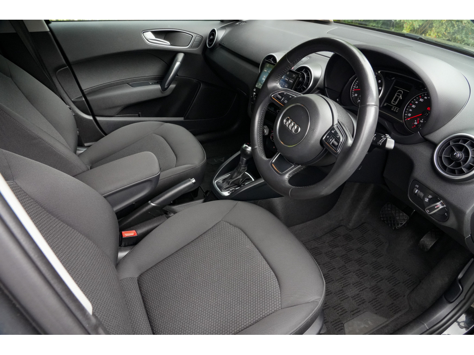 Audi A1 1.4 Petrol Automatic 5Door — thumbnail 2