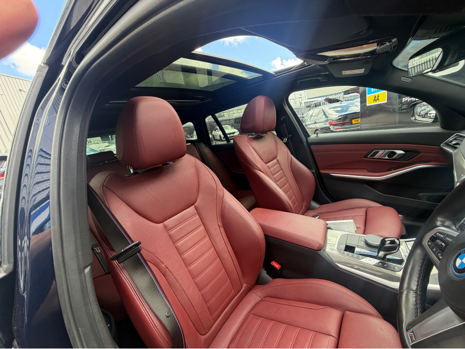 BMW 3 Series M SPORT PRO G21 Auto Pan Roof Tech Pack — thumbnail 30