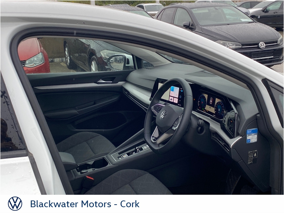 Volkswagen Golf 1.0ETSI MILD HYBRID ACTIVE AUTOMATIC — thumbnail 8