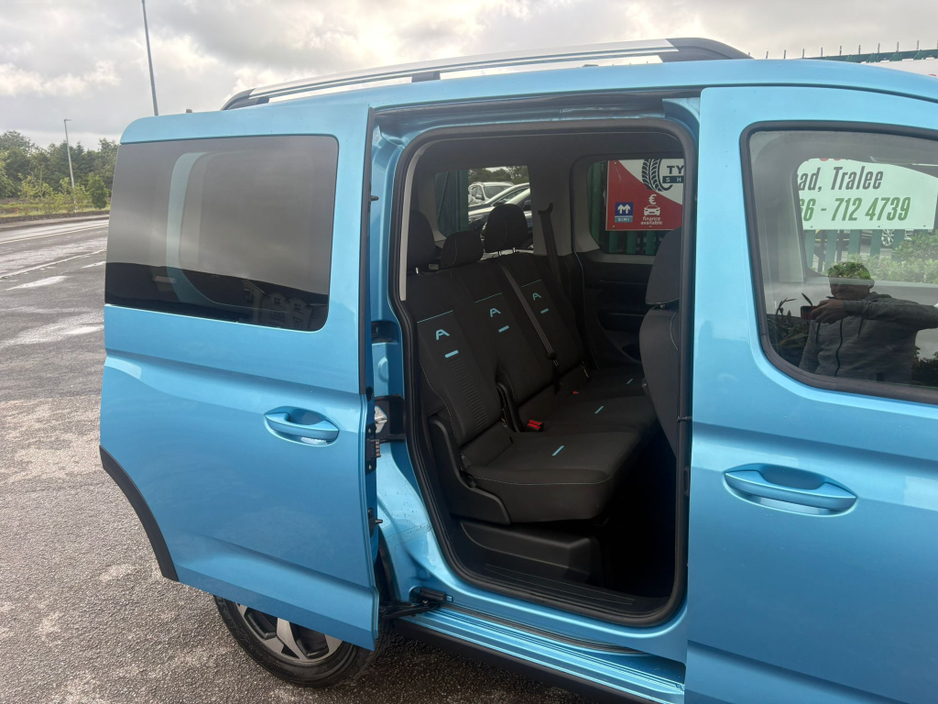 2022 Ford Tourneo Connect 2L Diesel For Sale Images