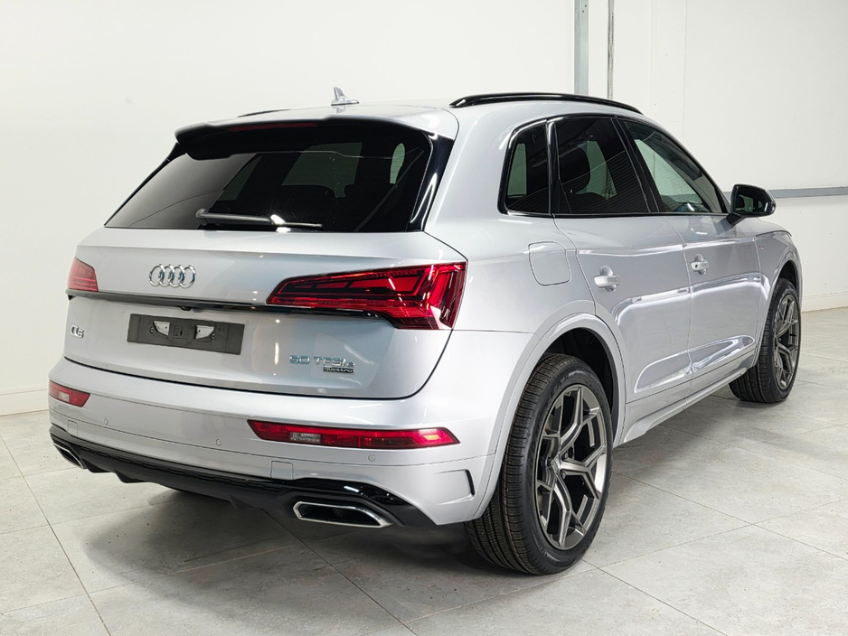 2022 Audi Q5 2L Petrol Plug-in Hybrid For Sale Images