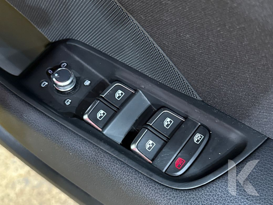 Audi A3 1.4L TFSI AUTOMATIC - REVERSE CAMERA - CRUISE CONTROL - MULTI FUNCTION STEERING WHEEL - HEATING / AC CONTROLS - ELECTRIC WINDOWS — thumbnail 27