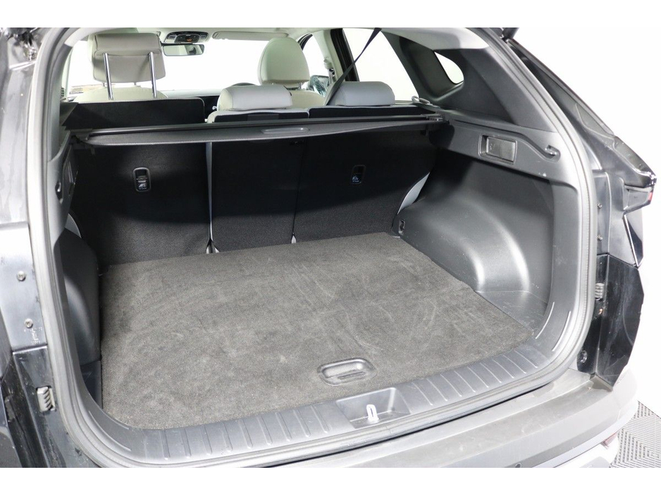 Hyundai Tucson PHEV Platinum Ex Demo - 1.6L petrol Automatic SUV — thumbnail 9