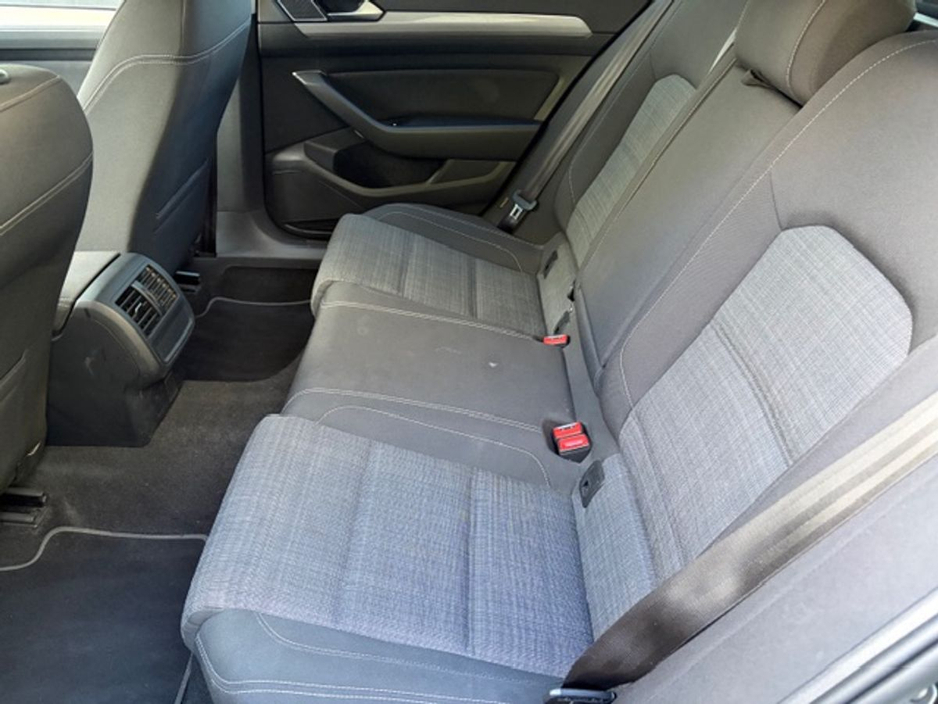2021 Volkswagen Passat 2L Diesel For Sale Images