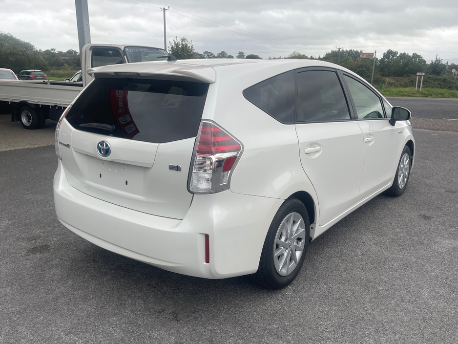 2016 Toyota Prius Alpha 1.8L Petrol Hybrid For Sale Images