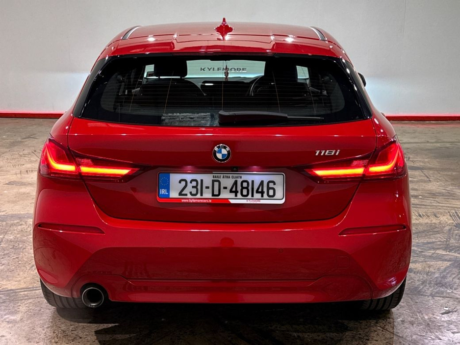 BMW 1 Series 1.5 AUTOMATIC - ELECTRIC TAILGATE - MULTI FUNCTION STEERING WHEEL - CRUISE CONTROL - REVERSE CAMERA - ELECTRIC SEATS — thumbnail 4