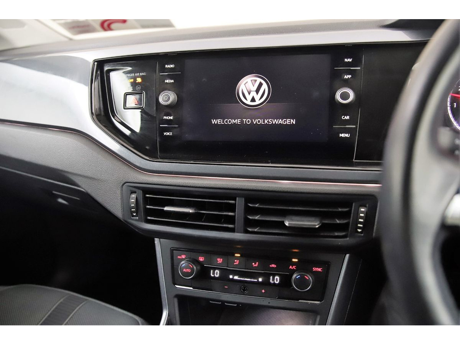 Volkswagen Polo 1.0 TSI DSG COMFORTLINE *CARPLAY*ANDROID*REVERSE CAM*PARK SENSORS* — thumbnail 25