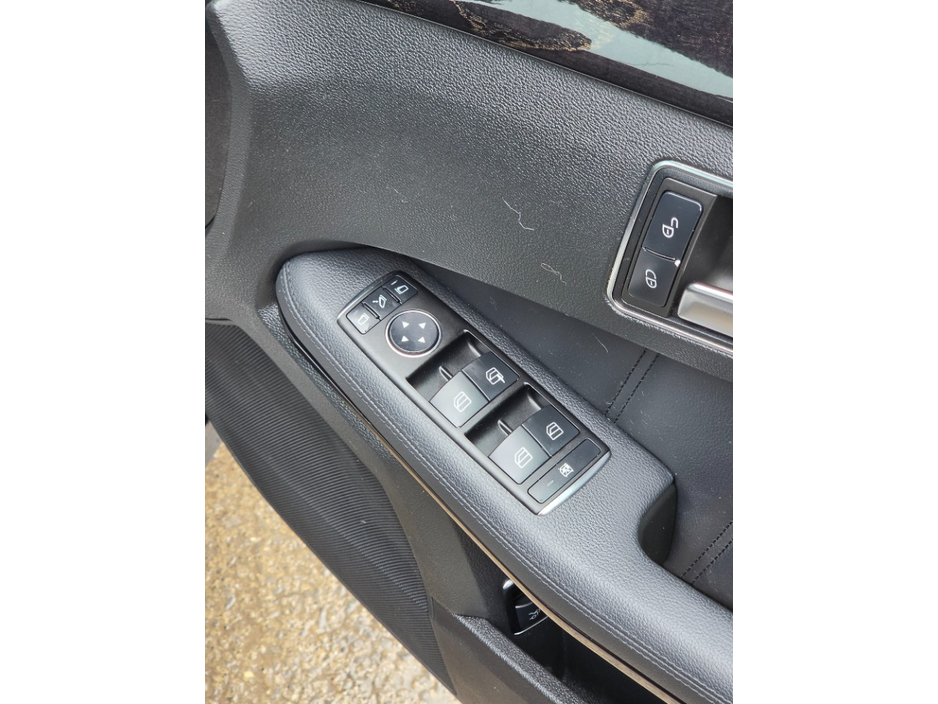 2012 Mercedes-Benz E Class 2.1L Diesel For Sale Images