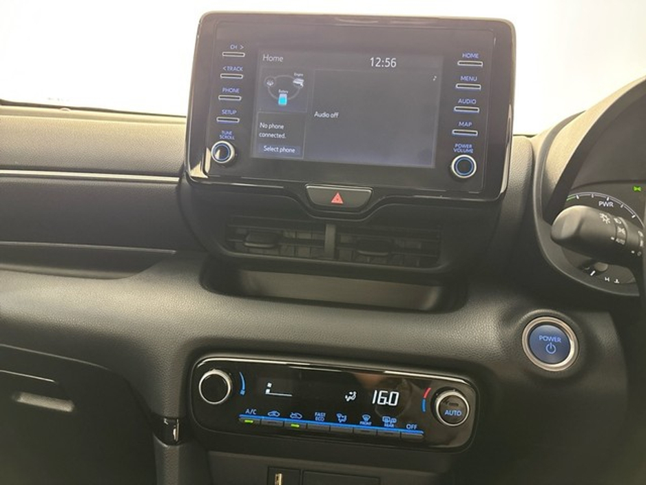Toyota Yaris HYBRID LUNA — thumbnail 14