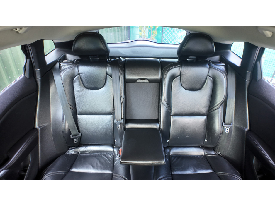 2017 Volvo V40 2L Diesel For Sale Images