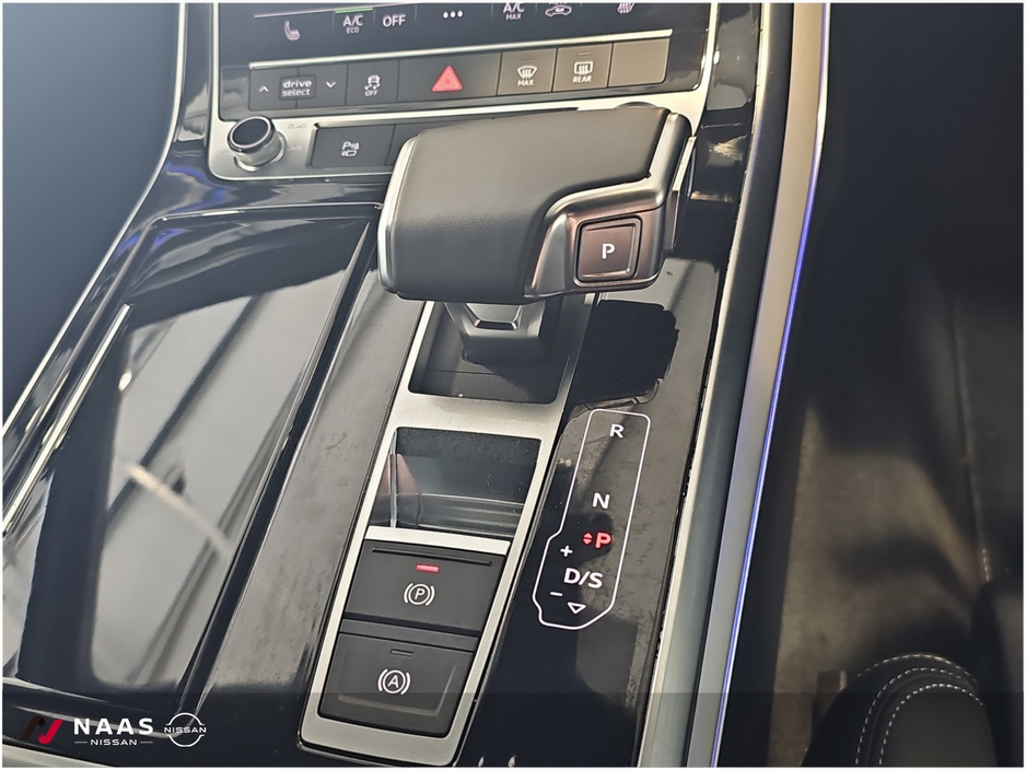 2025 Audi Q7 3L Petrol Plug-in Hybrid For Sale Images