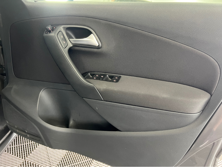 2014 Volkswagen Polo 1.0L Petrol For Sale Images