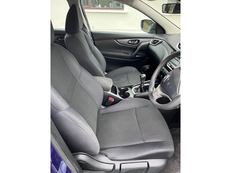 Nissan Qashqai 1.2 PET XE 4DR — thumbnail 11