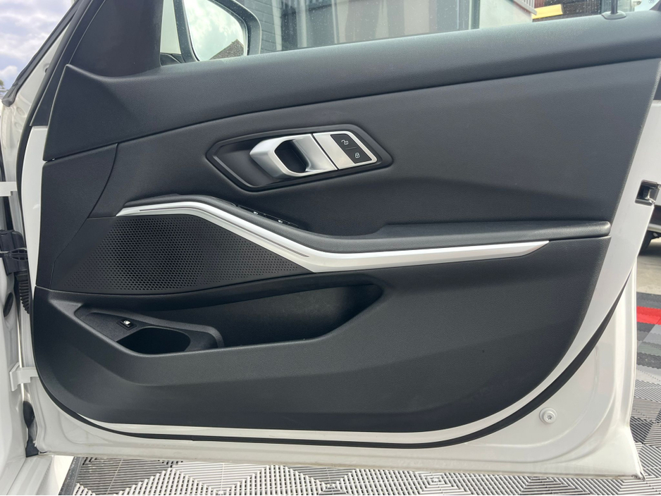 2021 BMW 3 Series 2L Petrol Plug-in Hybrid For Sale Images