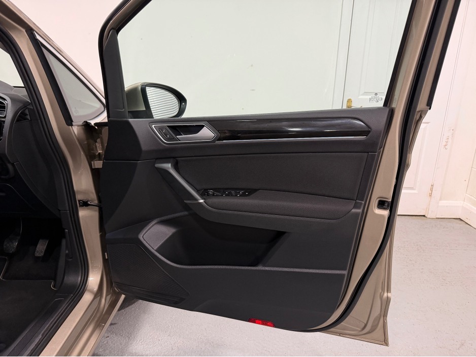 2017 Volkswagen Touran 1.6L Diesel For Sale Images