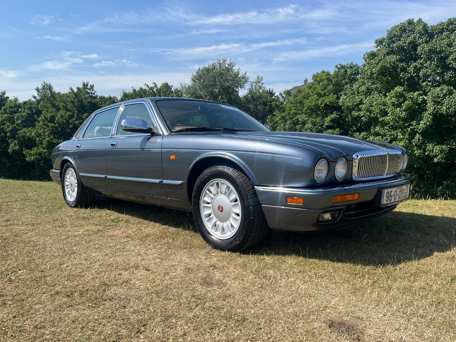 1995 Daimler Saloon For Sale Images