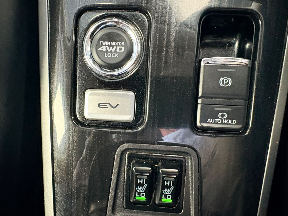 2017 Mitsubishi Outlander 2L Petrol Plug-in Hybrid For Sale Images